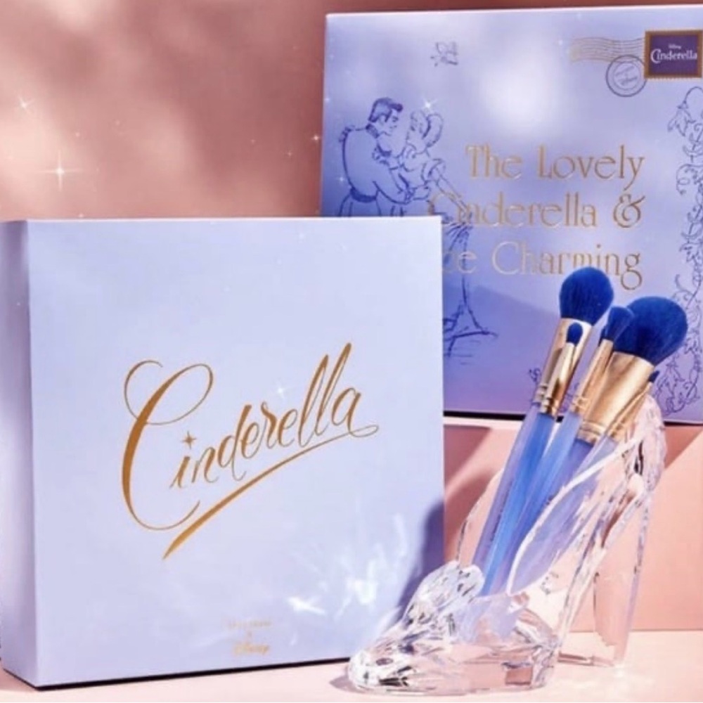 Disney Cinderella Makeup Brush Set - Blue and Gold - Picture 1 of 15